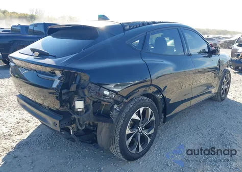 2021 Ford Mustang Mach-E Premium z USA, uszkodzony, nr VIN 3FMTK3SU7MMA03386